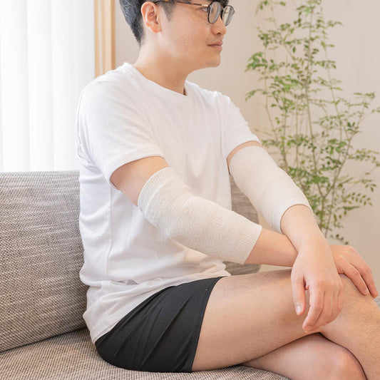 ブラックシリカ 岩盤浴 シルクアームウォーマー 両腕用 6710 | 冷えのお悩み・冷房対策・関節の痛み