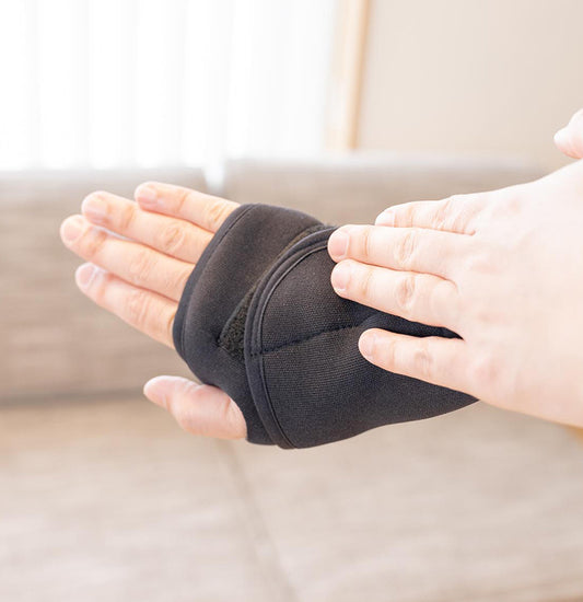 ブラックシリカ 岩盤浴 手首バンドサポーター 6737 | 冷えのお悩み・冷房対策・関節の痛み
